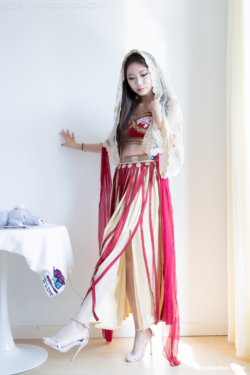 物恋传媒 No.2649 泡泡-高跟鞋、油亮薄肉丝 [160P1V-3.71GB]