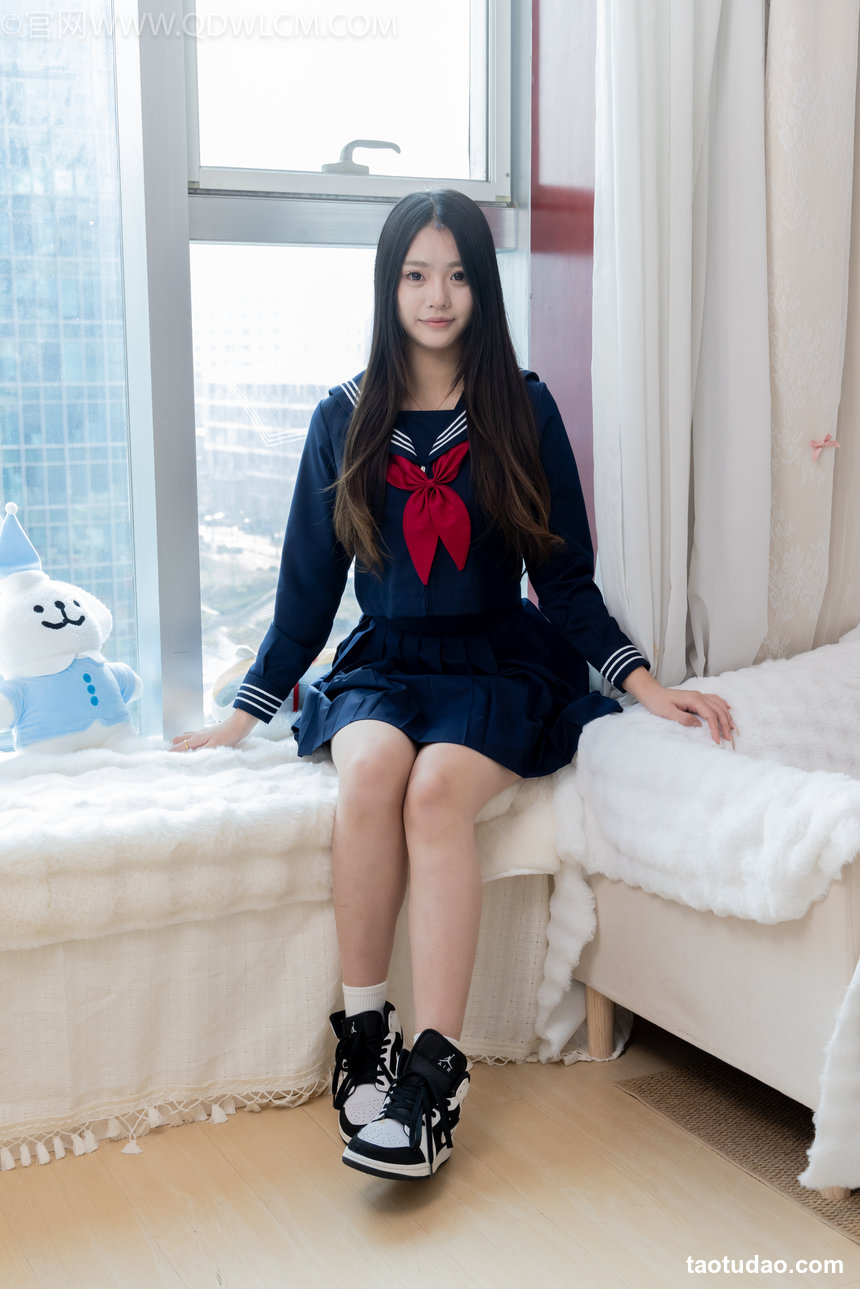 物恋传媒 No.2655 豆蔻-jk制服、板鞋、白棉袜、裸足 [157P1V-4.18GB]