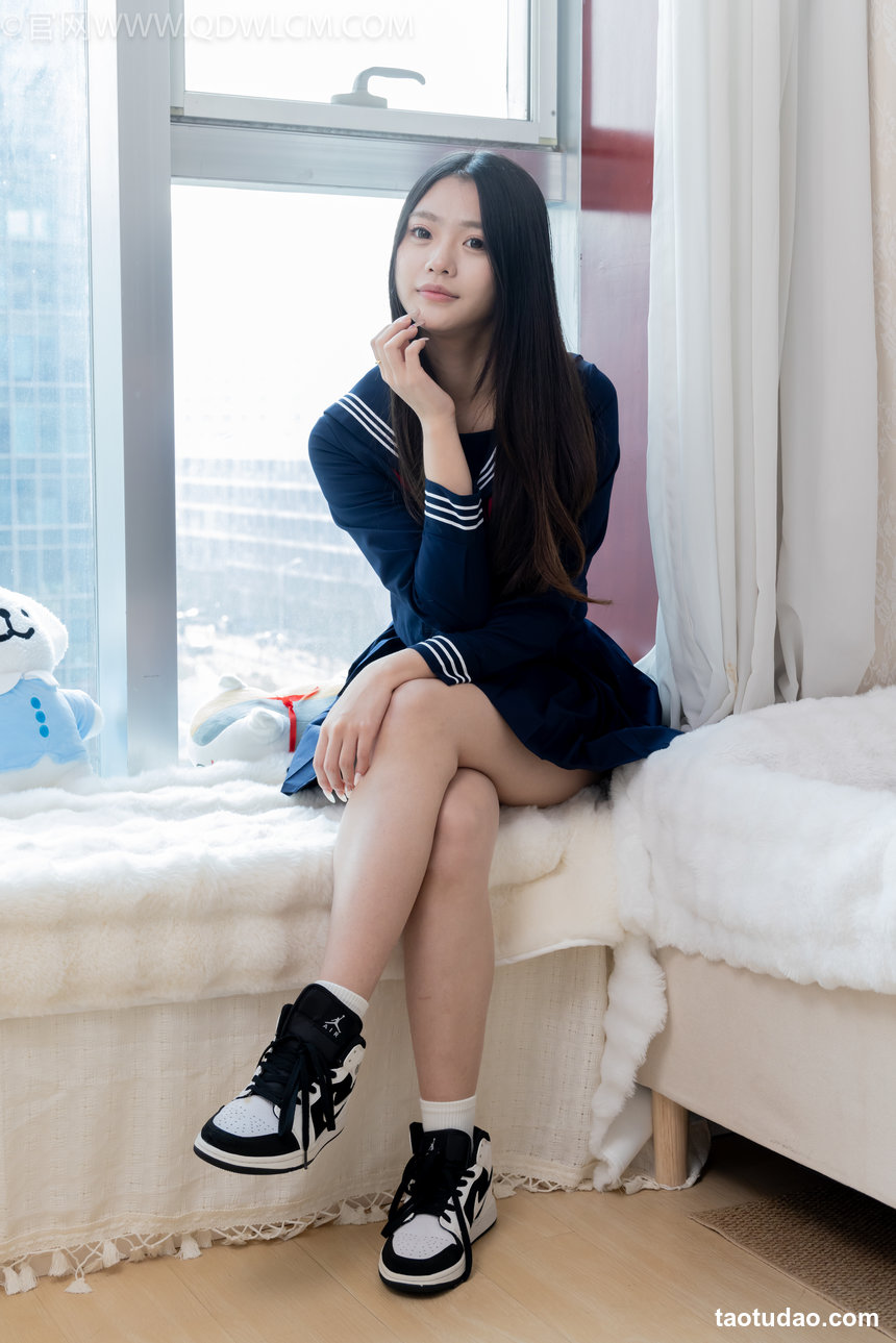 物恋传媒 No.2655 豆蔻-jk制服、板鞋、白棉袜、裸足 [157P1V-4.18GB]