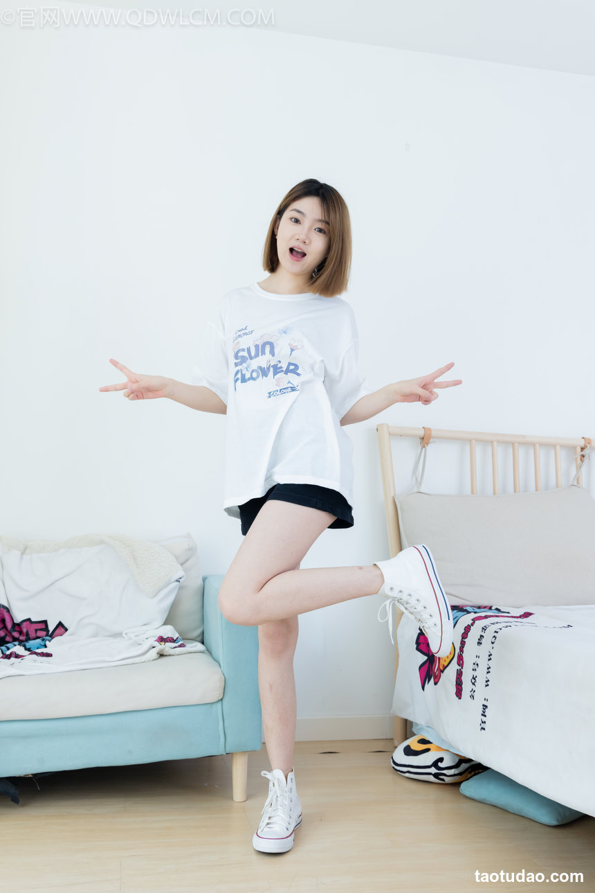 物恋传媒 No.2659 欢欢-匡威帆布鞋、白船袜 [167P1V-6.04GB]