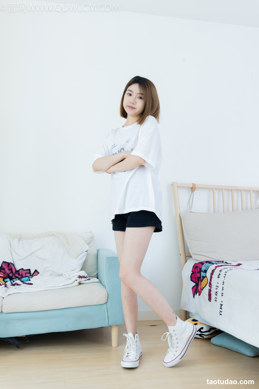 物恋传媒 No.2659 欢欢-匡威帆布鞋、白船袜 [167P1V-6.04GB]