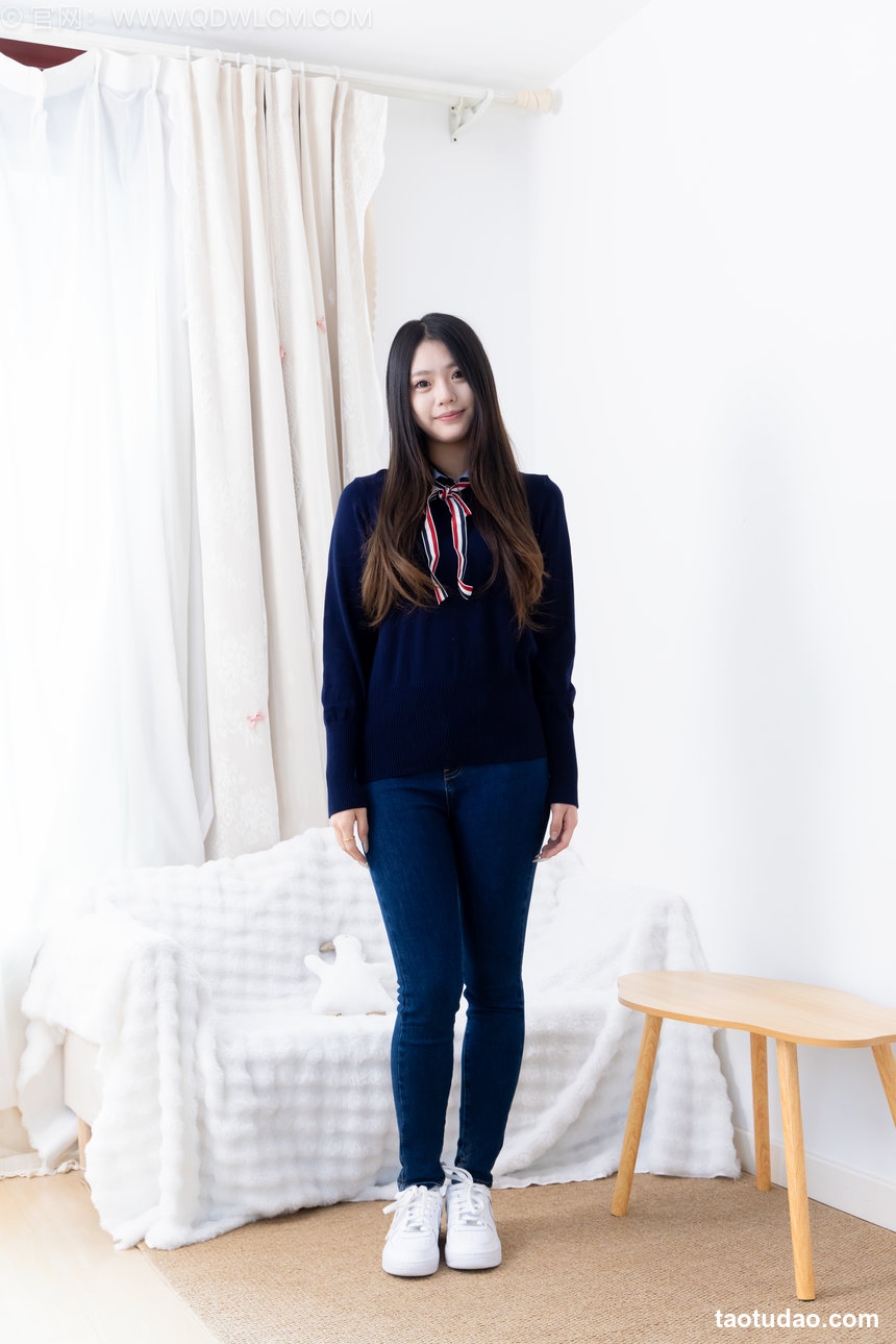 物恋传媒 No.2664 豆蔻-板鞋、纯白棉袜、裸足 [150P1V-3.67GB]