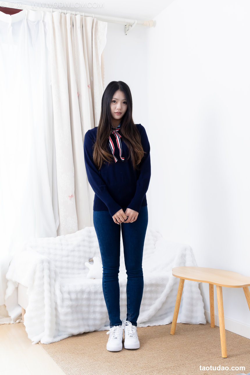 物恋传媒 No.2664 豆蔻-板鞋、纯白棉袜、裸足 [150P1V-3.67GB]