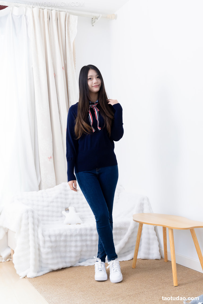 物恋传媒 No.2664 豆蔻-板鞋、纯白棉袜、裸足 [150P1V-3.67GB]