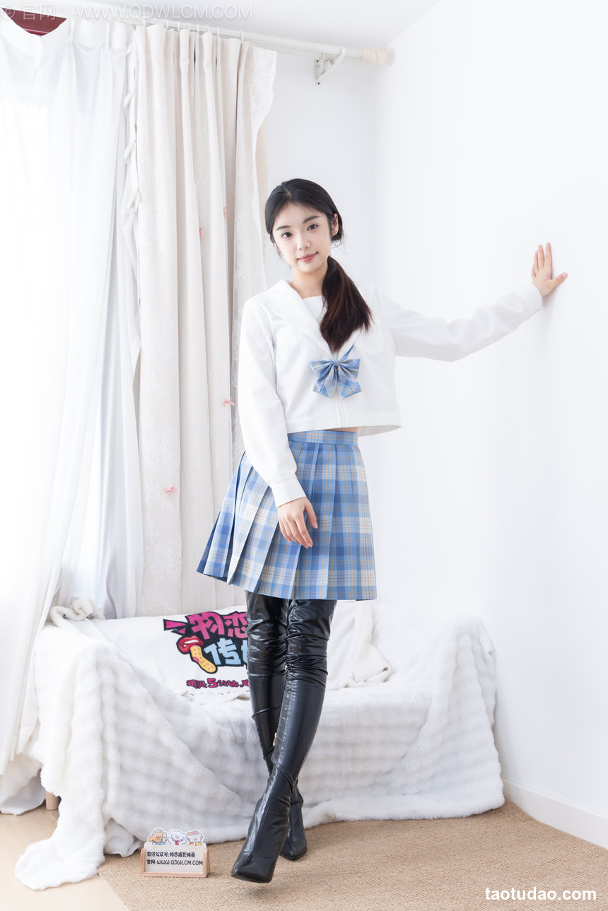 物恋传媒 No.2665 青提-高跟长靴、薄黑丝、jk制服 [154P1V-3.84GB]