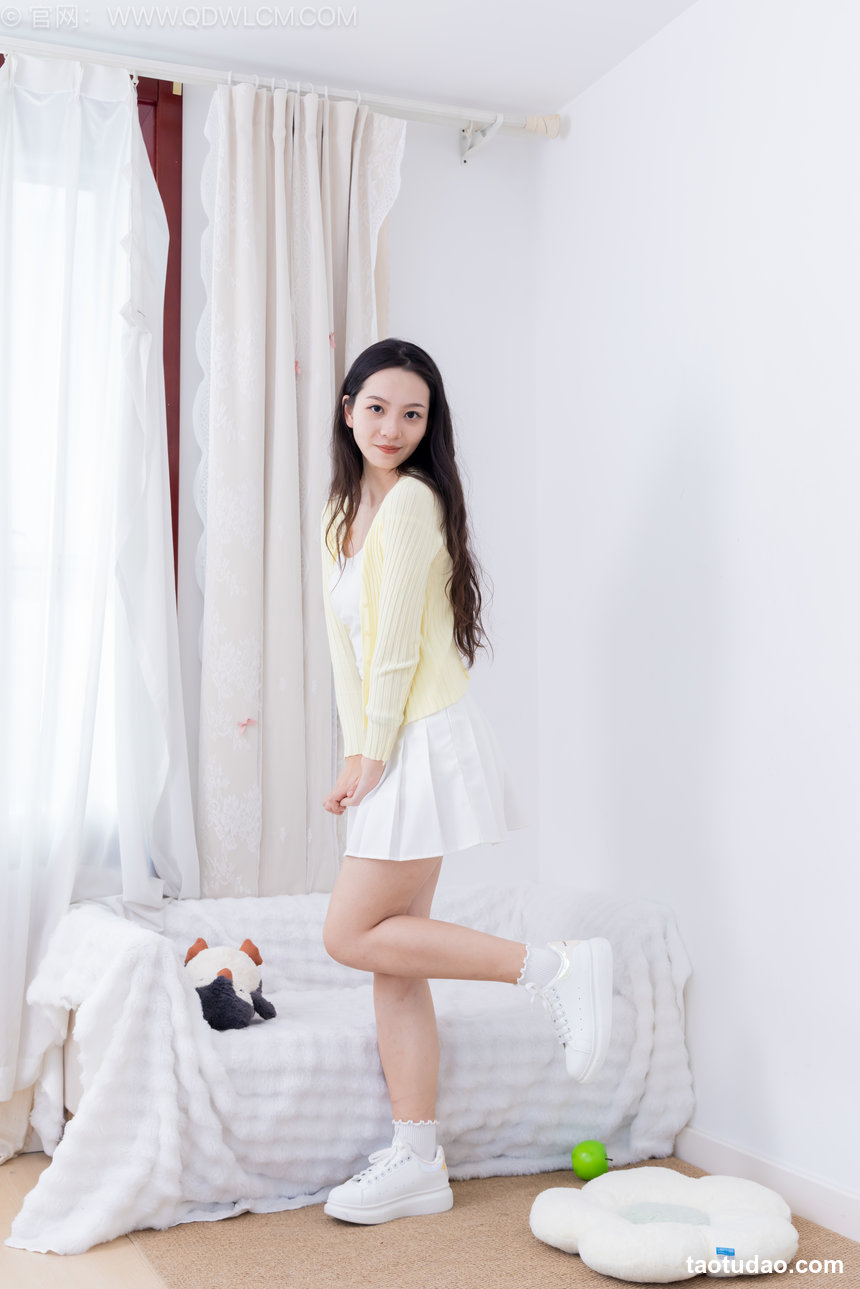 物恋传媒 No.2666 小泽-板鞋、纯白棉袜、裸足 [145P1V-3.04GB]