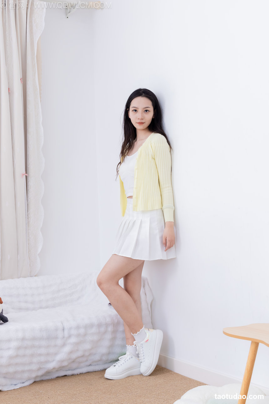 物恋传媒 No.2666 小泽-板鞋、纯白棉袜、裸足 [145P1V-3.04GB]