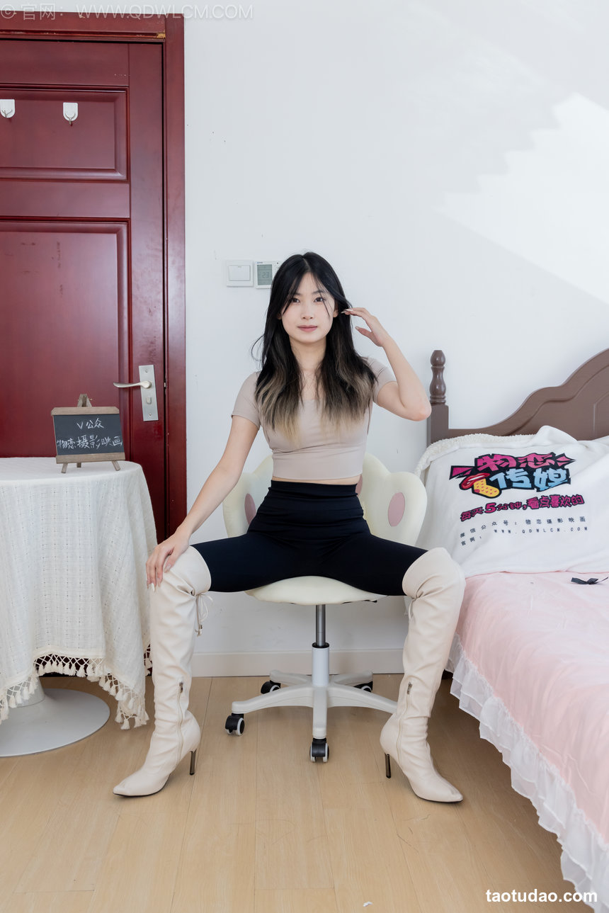 物恋传媒 No.2669 贝壳-高跟长靴、短白棉袜、裸足 [184P1V-4.34GB]
