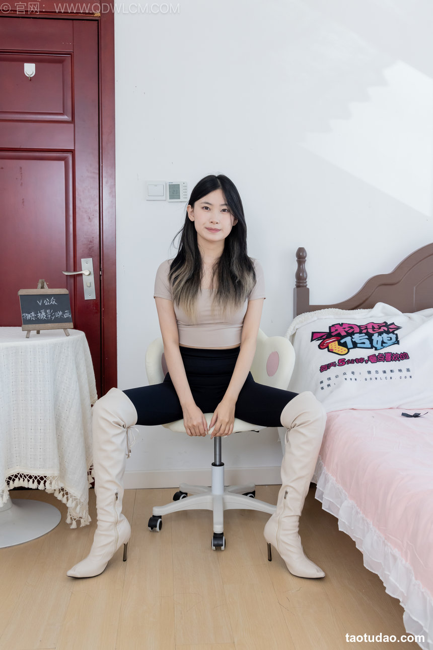 物恋传媒 No.2669 贝壳-高跟长靴、短白棉袜、裸足 [184P1V-4.34GB]