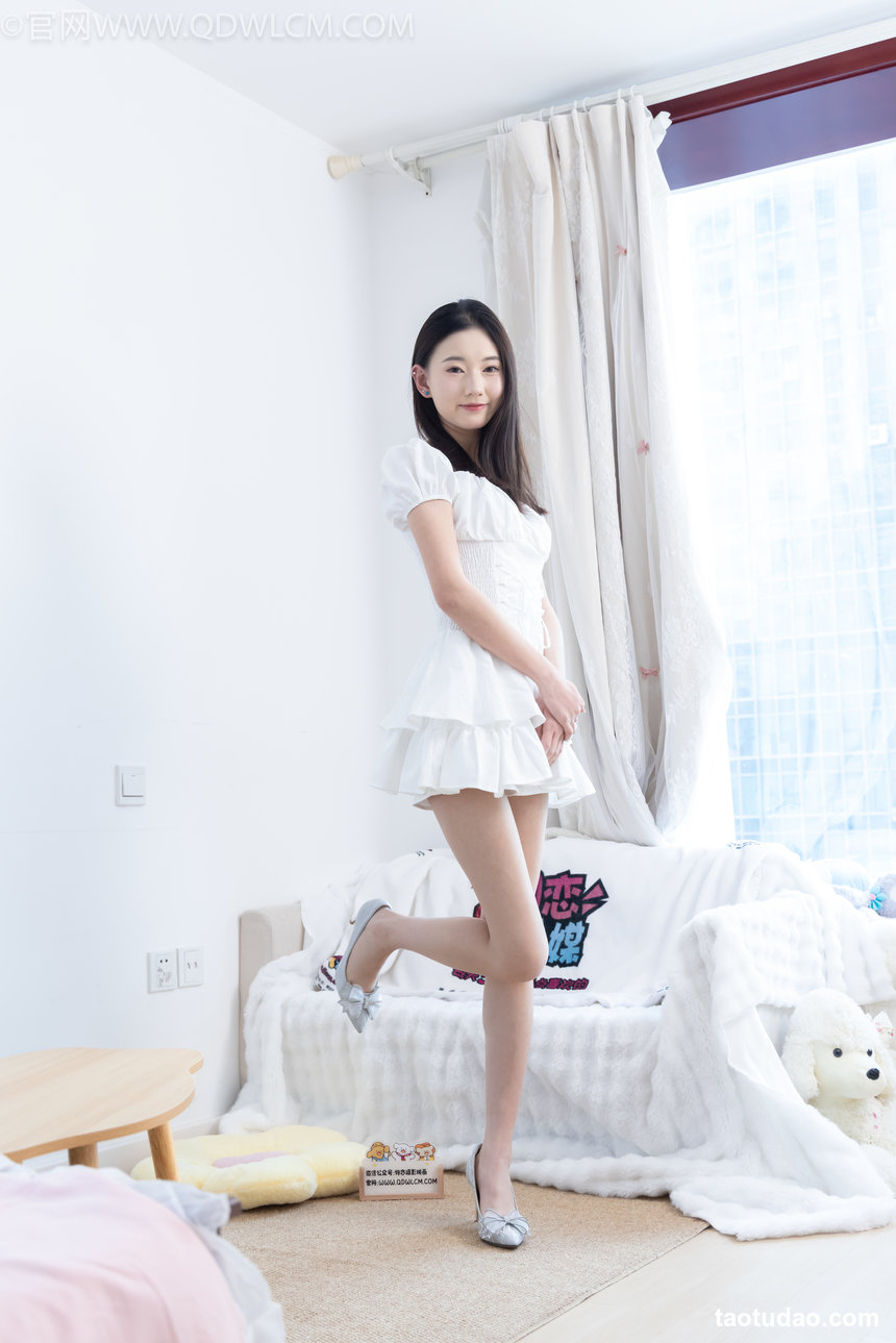 物恋传媒 No.2671 沉香-高跟鞋、白棉袜、裸足 [150P1V-4.25GB]