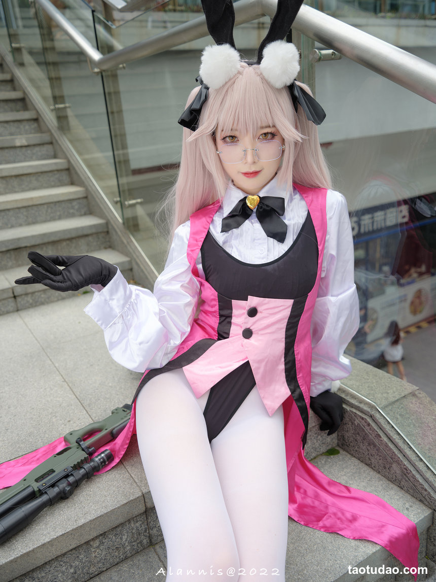 封疆疆v –  FGO 光之高扬斯卡娅兔女郎场照[27P-210.2M]