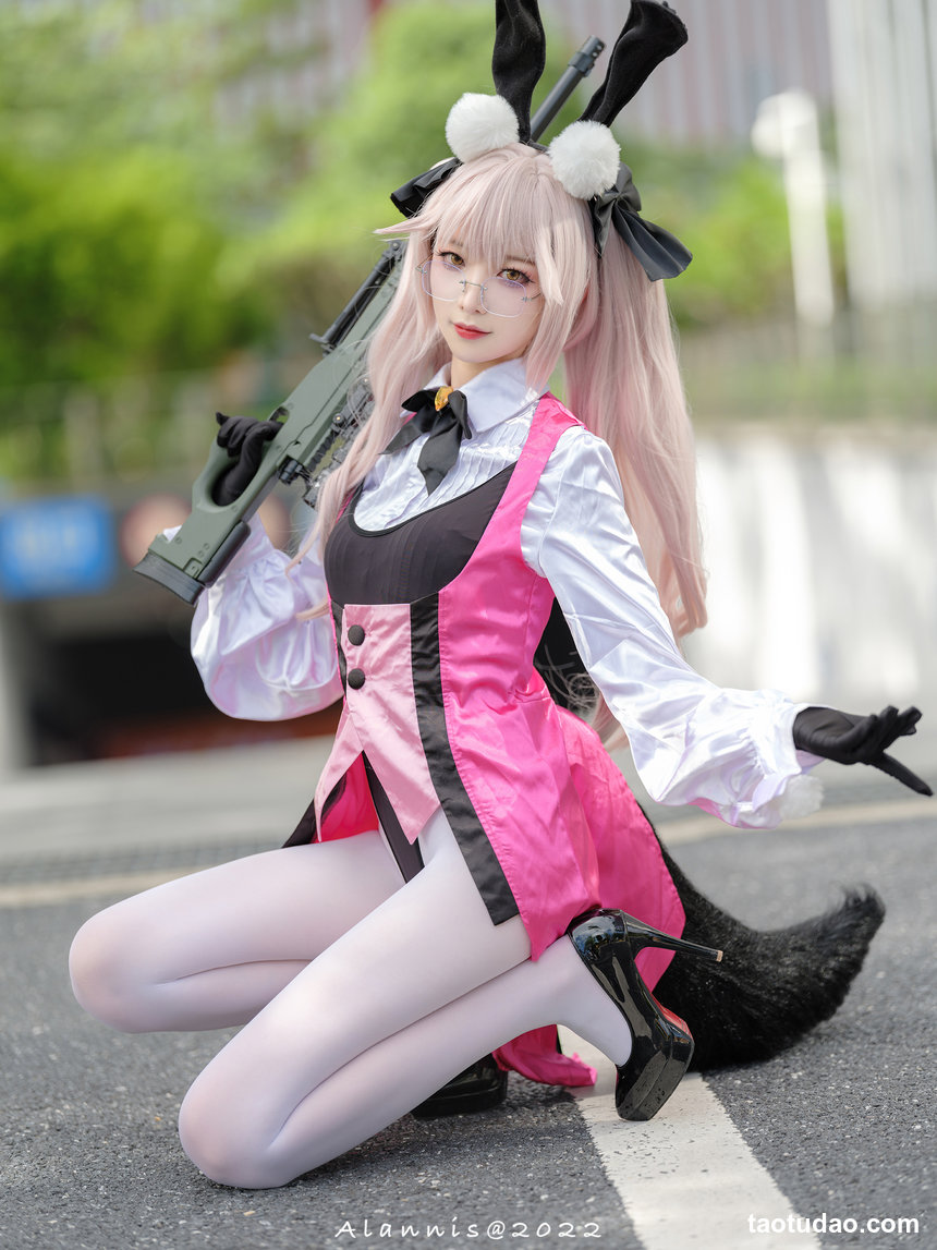 封疆疆v –  FGO 光之高扬斯卡娅兔女郎场照[27P-210.2M]