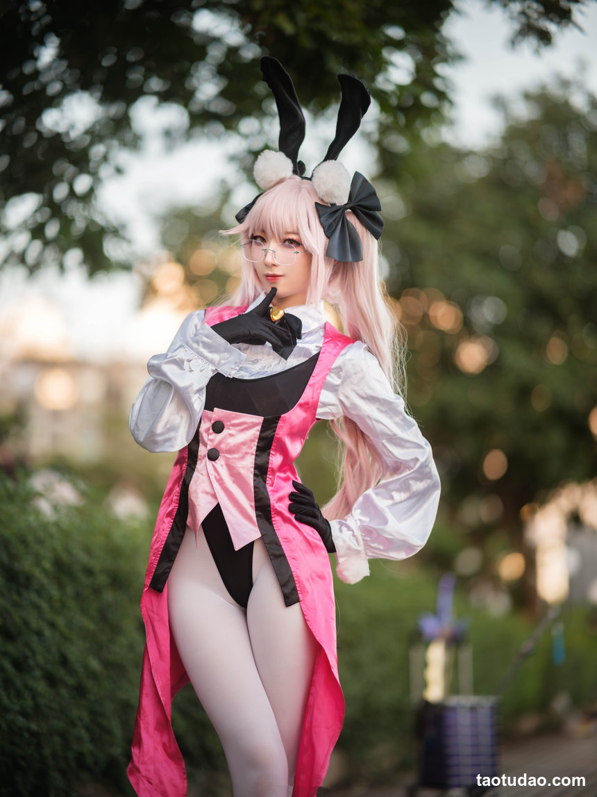 封疆疆v –  FGO 光之高扬斯卡娅兔女郎场照[27P-210.2M]