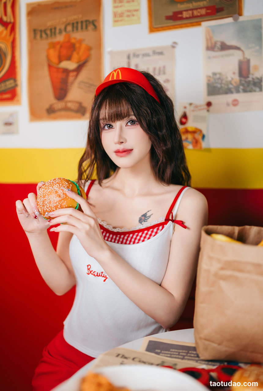 鹿八岁baby – 麦门打工日记 [17P-490MB]