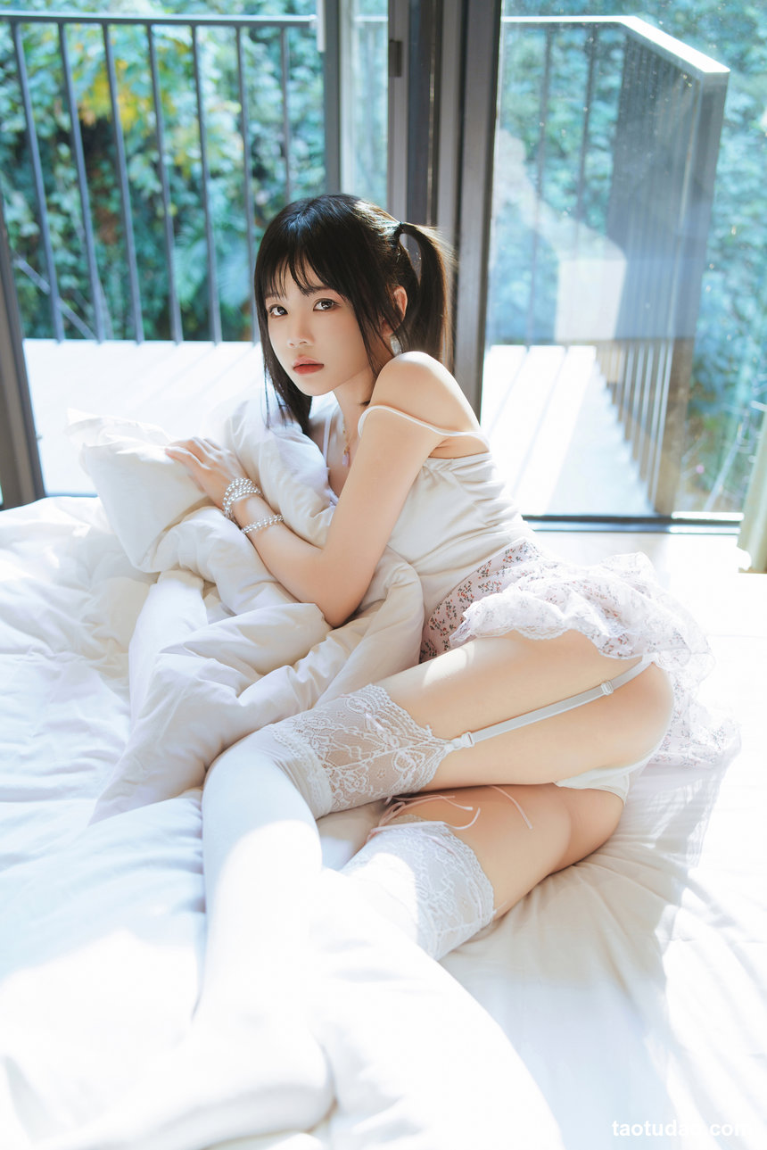 桜桃喵 –  春日碎花[57P+1V-1.18G]