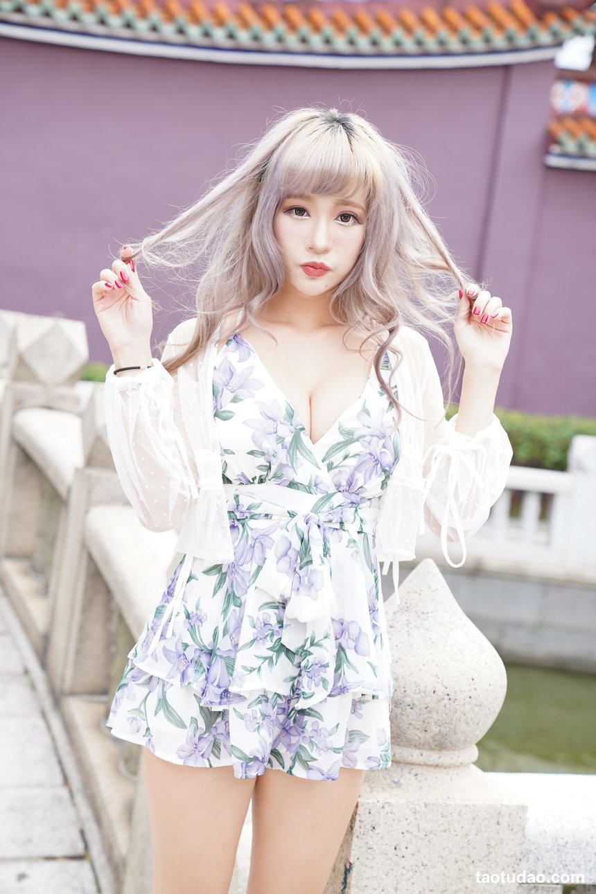 街拍丝足 NO.002-男科医生小石兼职丝足模特 [94P+156M]