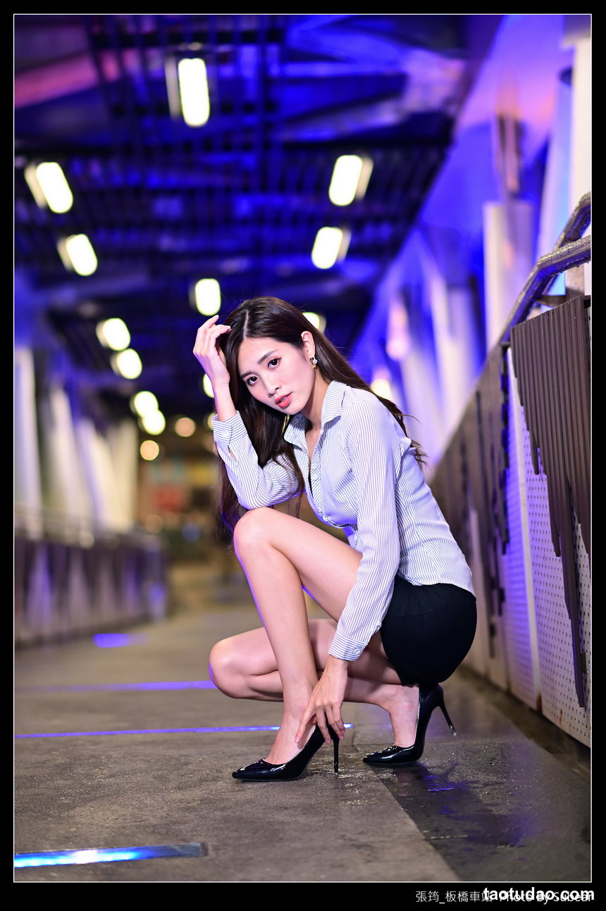 街拍丝足 NO.005-又是旗袍，又是阿木，又是那双嫩而修长的美足 [71P+120M]