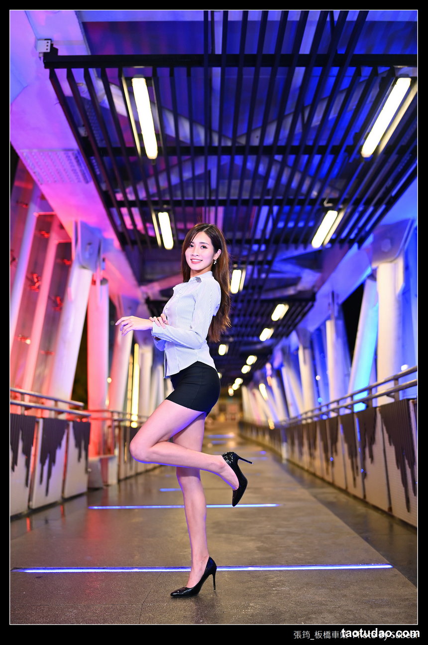 街拍丝足 NO.005-又是旗袍，又是阿木，又是那双嫩而修长的美足 [71P+120M]