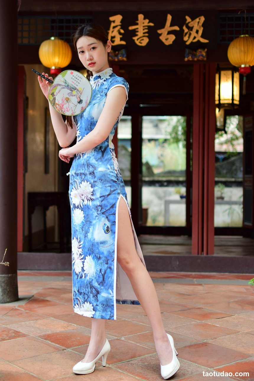 街拍丝足 NO.026-美模-小米 新任小秘书黑丝职业装 [50P+66M]