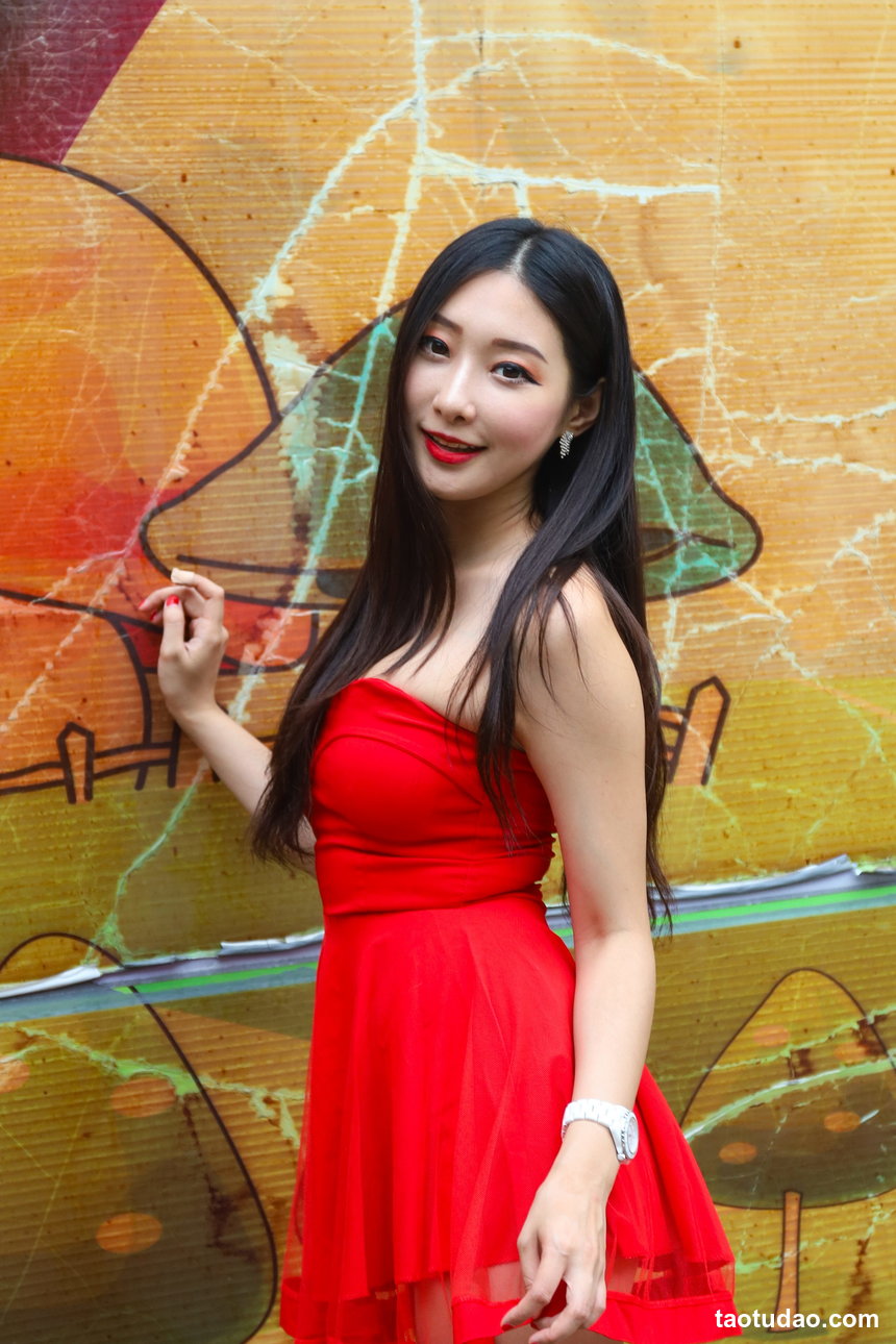 街拍丝足 NO.043-台湾腿模Go Go 連衣短裙 高跟美腿旅拍 [144P+228M]