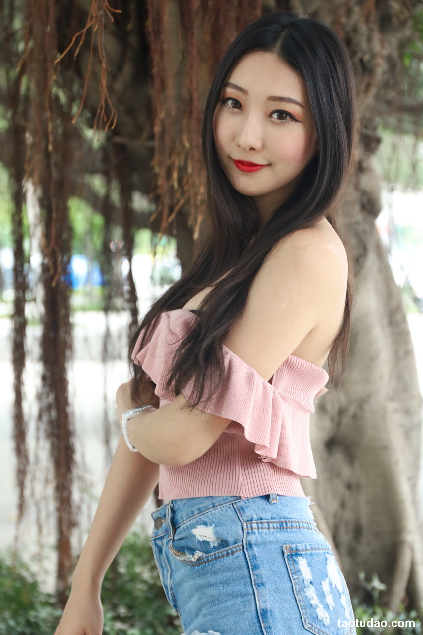 街拍丝足 NO.044-台湾腿模JoJo 性感小禮服 高跟美腿美腿棚拍 [93P+112M]