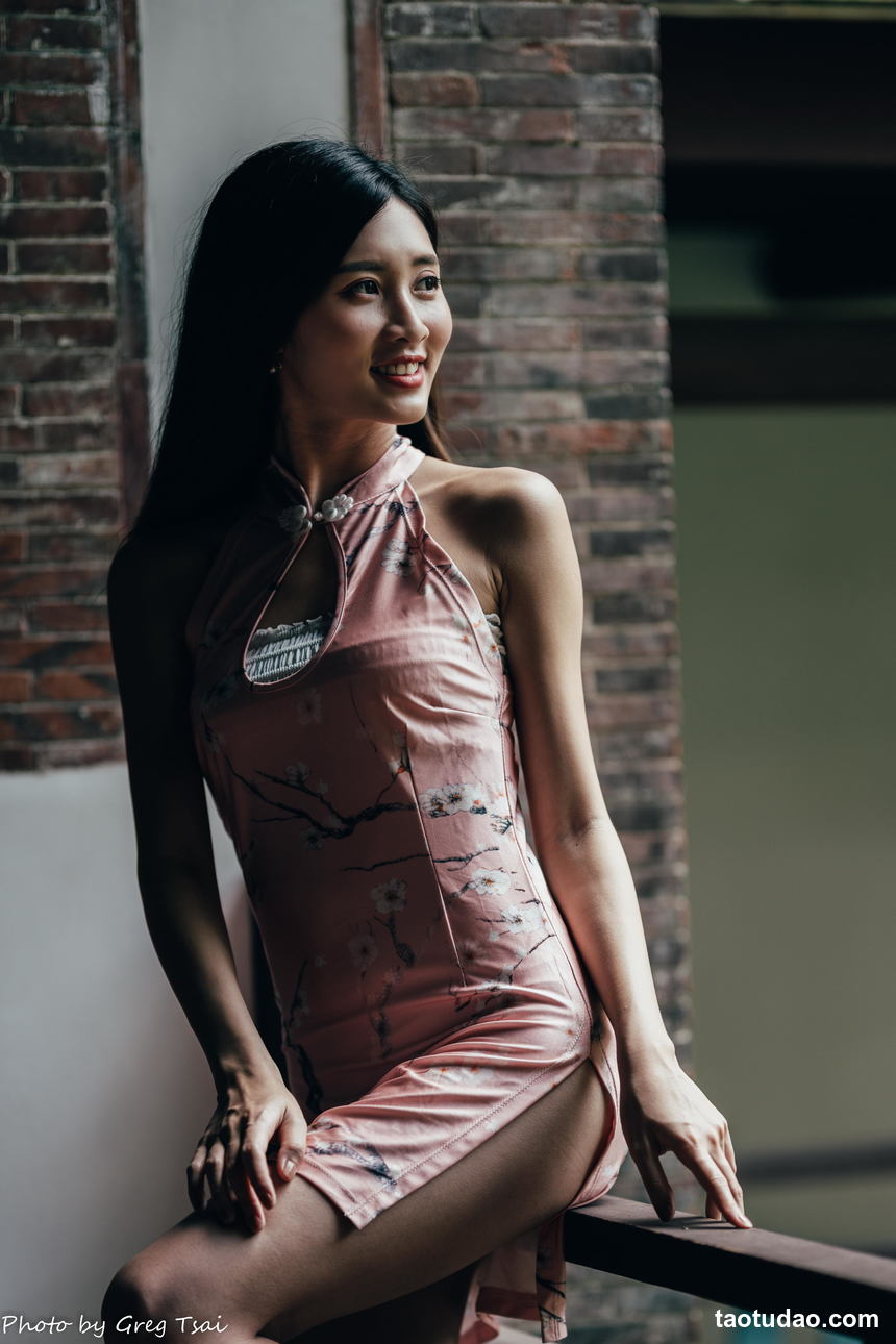 街拍丝足 NO.049-台湾腿模陈波波 制服OL黑丝 高跟美腿旅拍 [39P+45M]