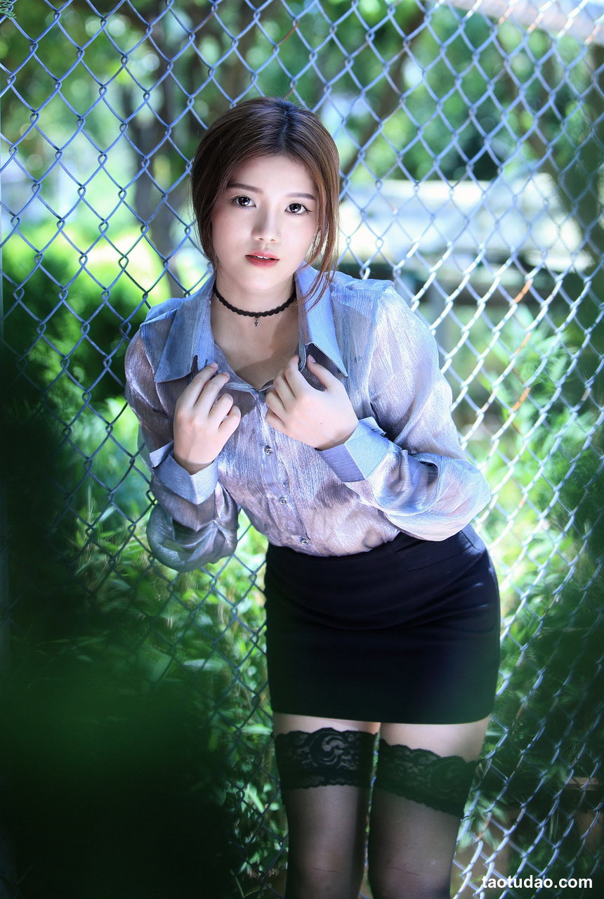 街拍丝足 NO.053-台湾腿模 凯蒂 裙摆摇 高跟美腿旅拍 [50P+81M]