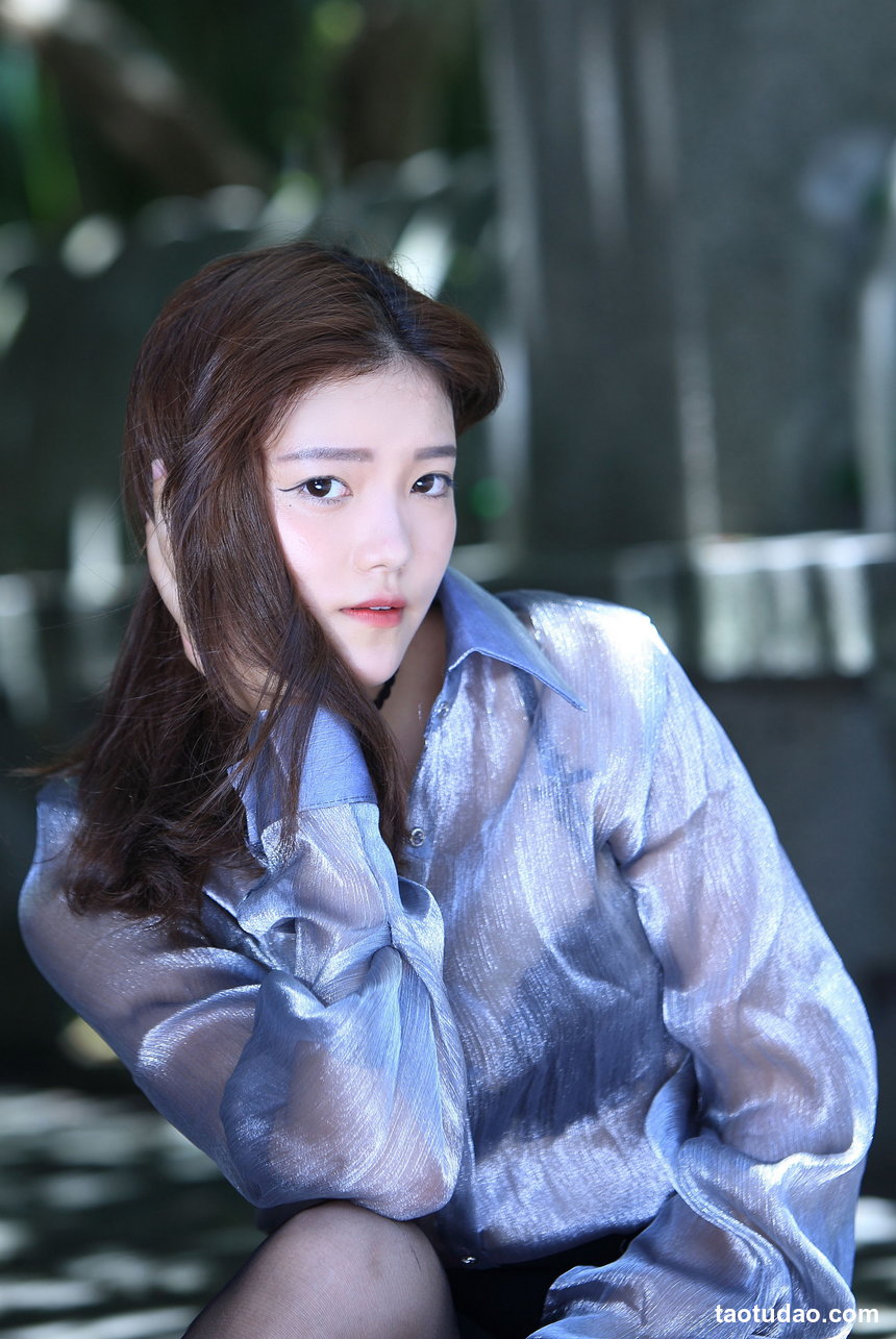 街拍丝足 NO.053-台湾腿模 凯蒂 裙摆摇 高跟美腿旅拍 [50P+81M]