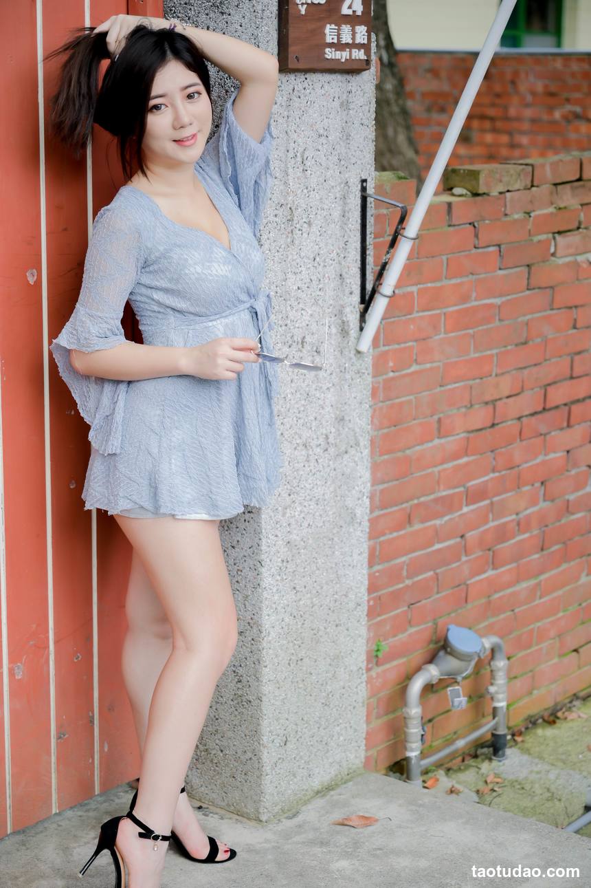 街拍丝足 NO.062-台湾腿模 杨宓凌 包臀裙更显性感 [100P+131M]