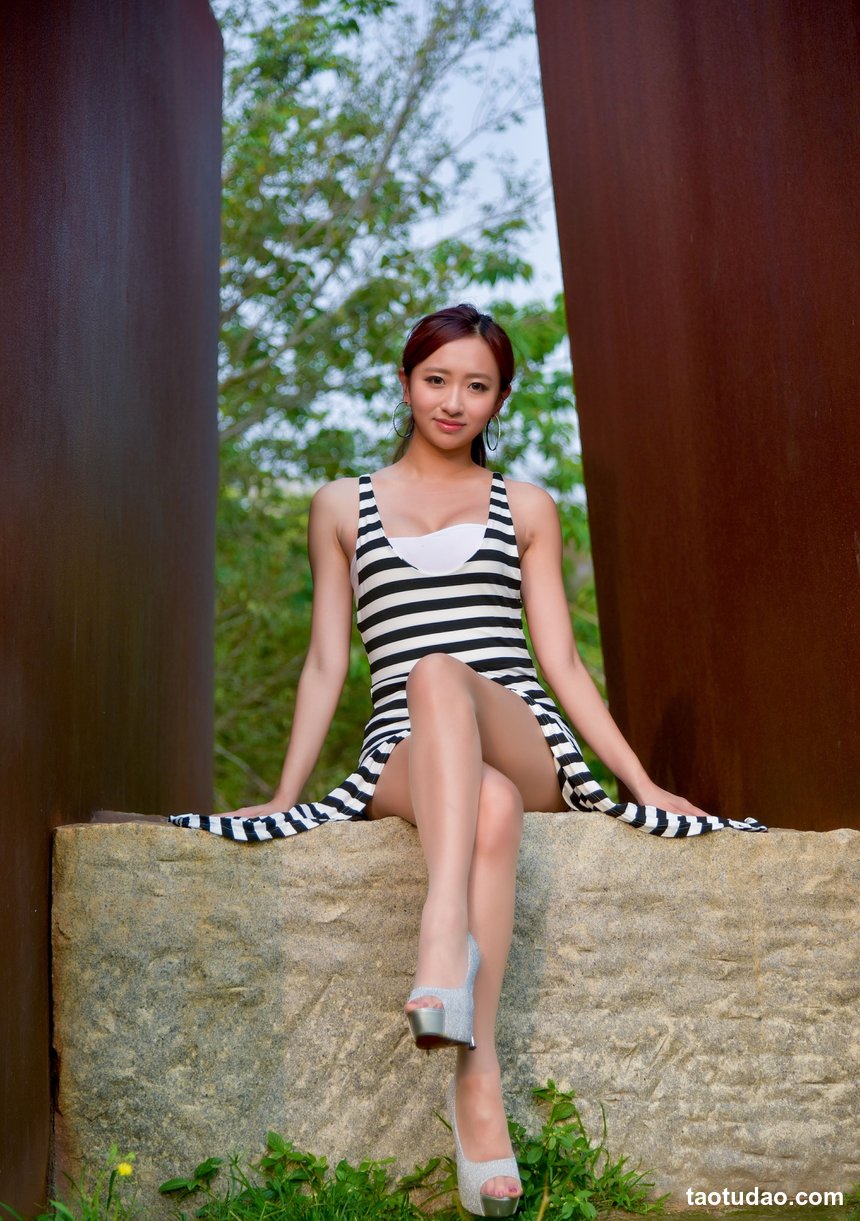 街拍丝足 NO.093-台湾腿模 長腿美模 Shuk Man 短裙 高跟美腿外拍 [101P+146M]