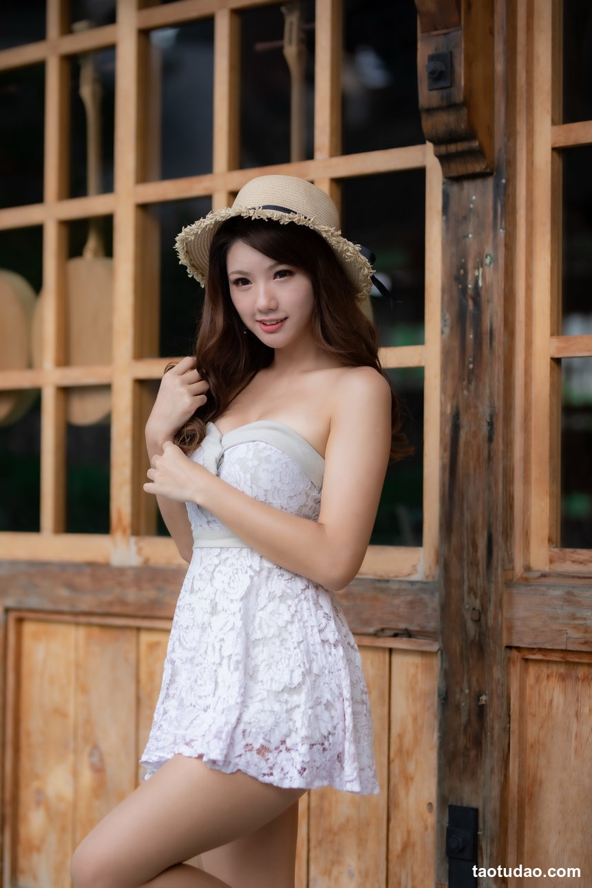 街拍丝足 NO.094-台湾腿模 長腿美模Van Van 香車美腿 高跟美腿外拍 [100P+152M]