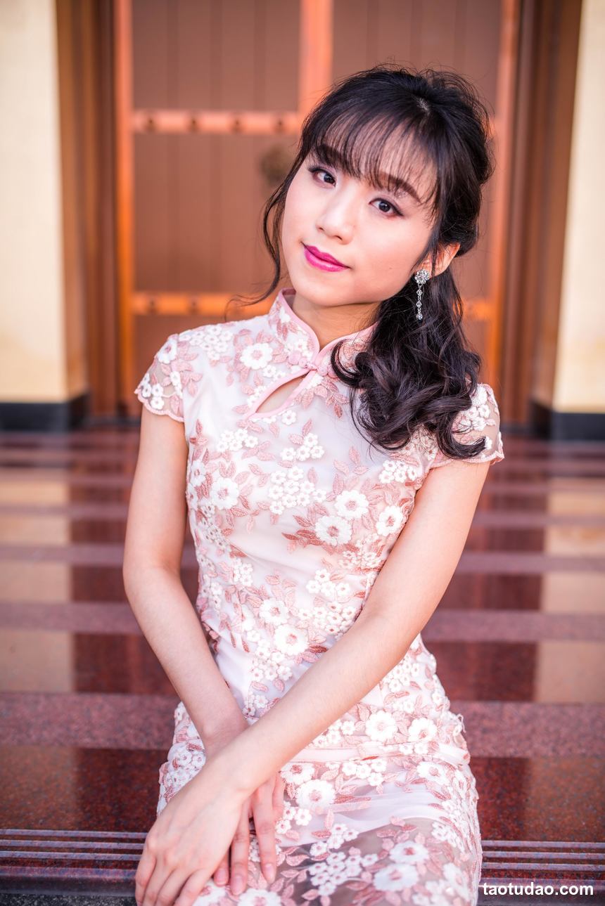 街拍丝足 NO.099-長腿美模 Erika 短裙黑丝高跟美腿 [115P+184M]