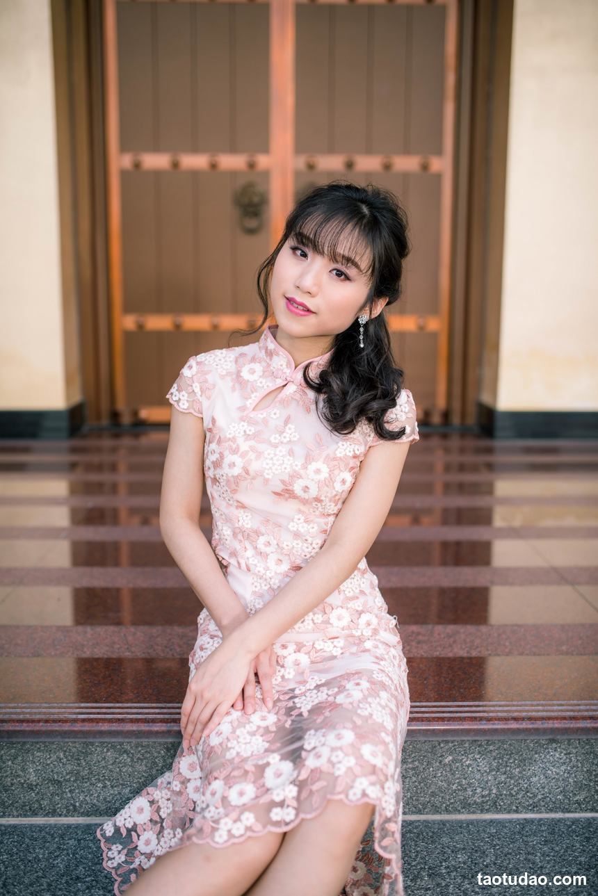 街拍丝足 NO.099-長腿美模 Erika 短裙黑丝高跟美腿 [115P+184M]