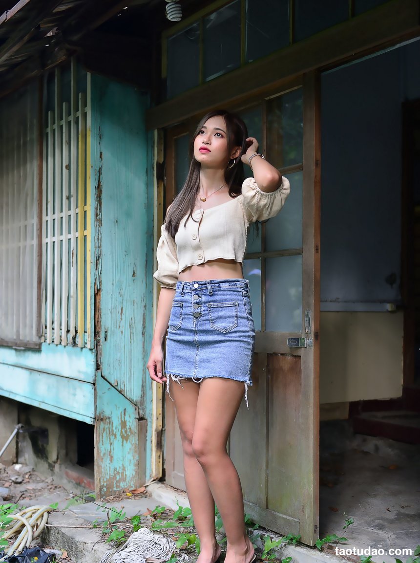 街拍丝足 NO.114-长腿美模 Abbie艾比OL黑丝 高跟美腿棚拍 [74P+92M]