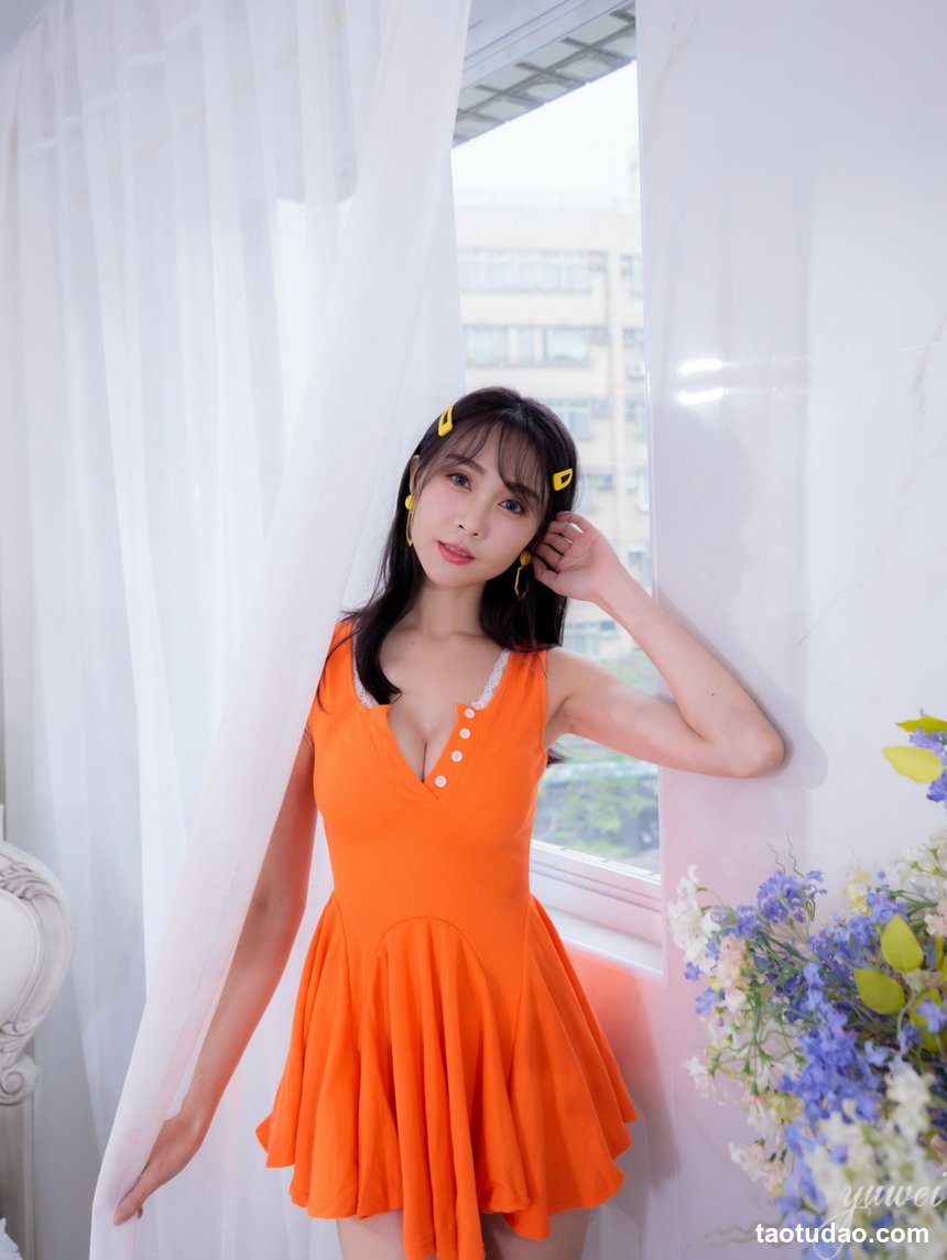 街拍丝足 NO.120 酒店骨感美女肉丝高跟 [88P+189M]