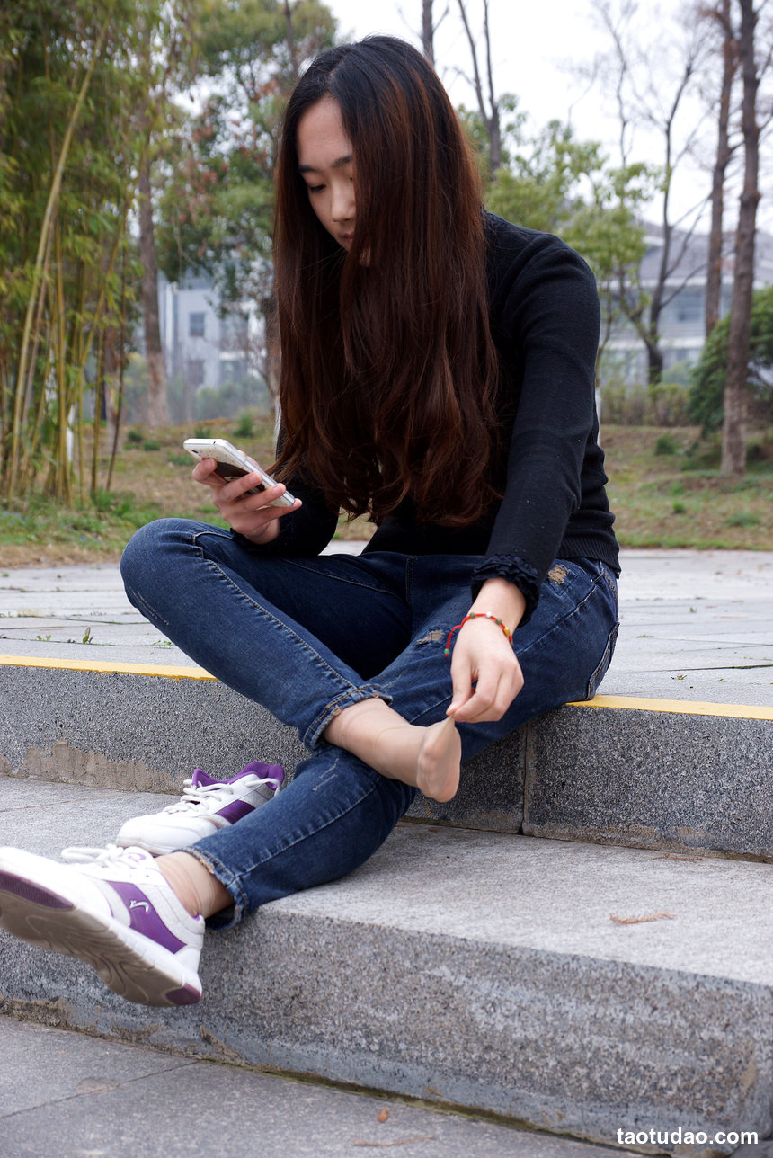 街拍丝足 NO.127 黑色包臀裙肉丝秘书 [259P+1997M]