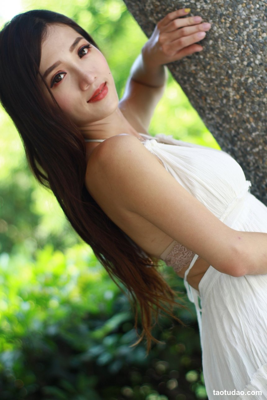 街拍丝足 NO.129 廖挺仱 露肚短裙凉高美腿 [99P+137M]