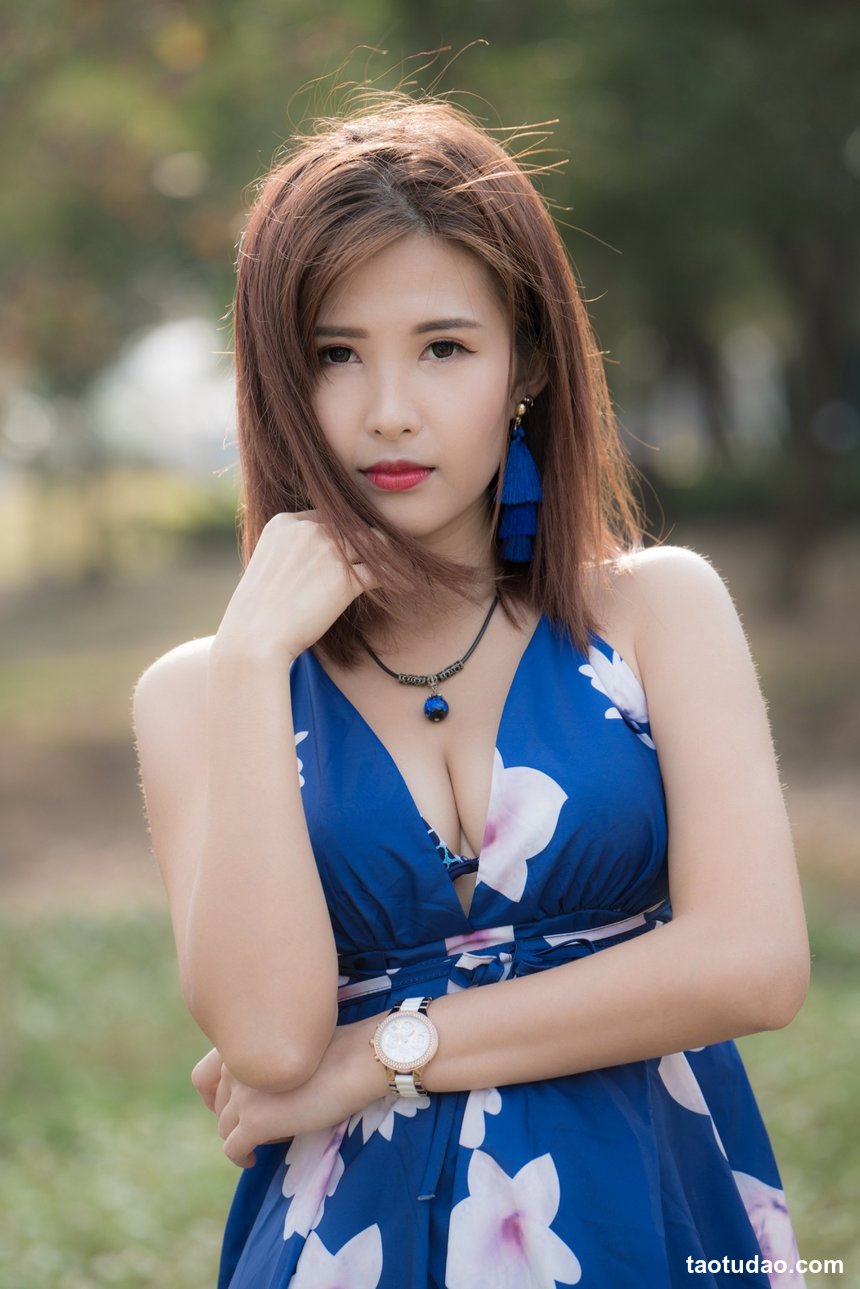 街拍丝足 NO.142 陈怡霏 OL黑丝高跟美腿 [59P+77M]