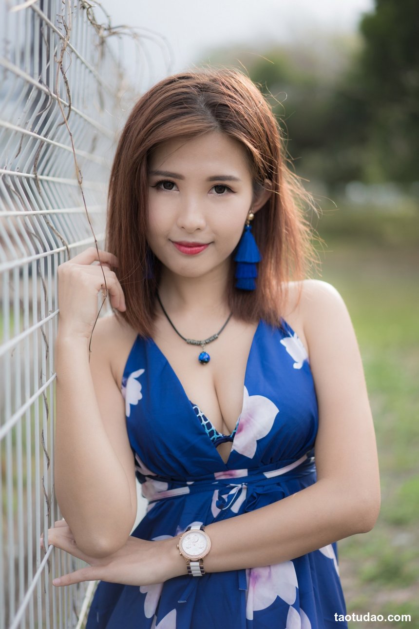 街拍丝足 NO.142 陈怡霏 OL黑丝高跟美腿 [59P+77M]