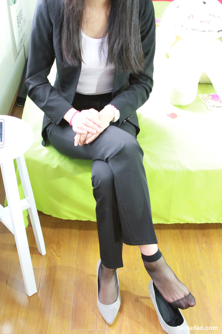 街拍丝足 NO.150 薛凯云 短裤裙高跟美腿 [120P+186M]