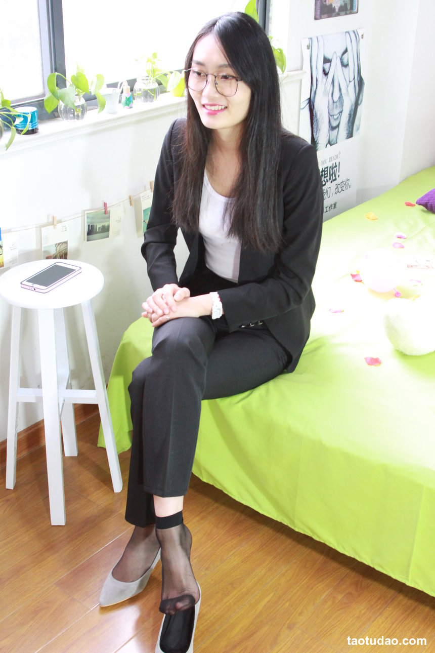 街拍丝足 NO.150 薛凯云 短裤裙高跟美腿 [120P+186M]