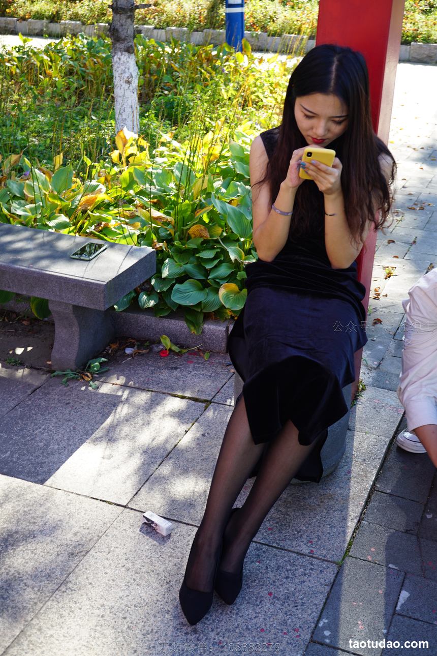 街拍丝足 NO.163 曹英英 OL 丝袜高跟美 [45P+56M]