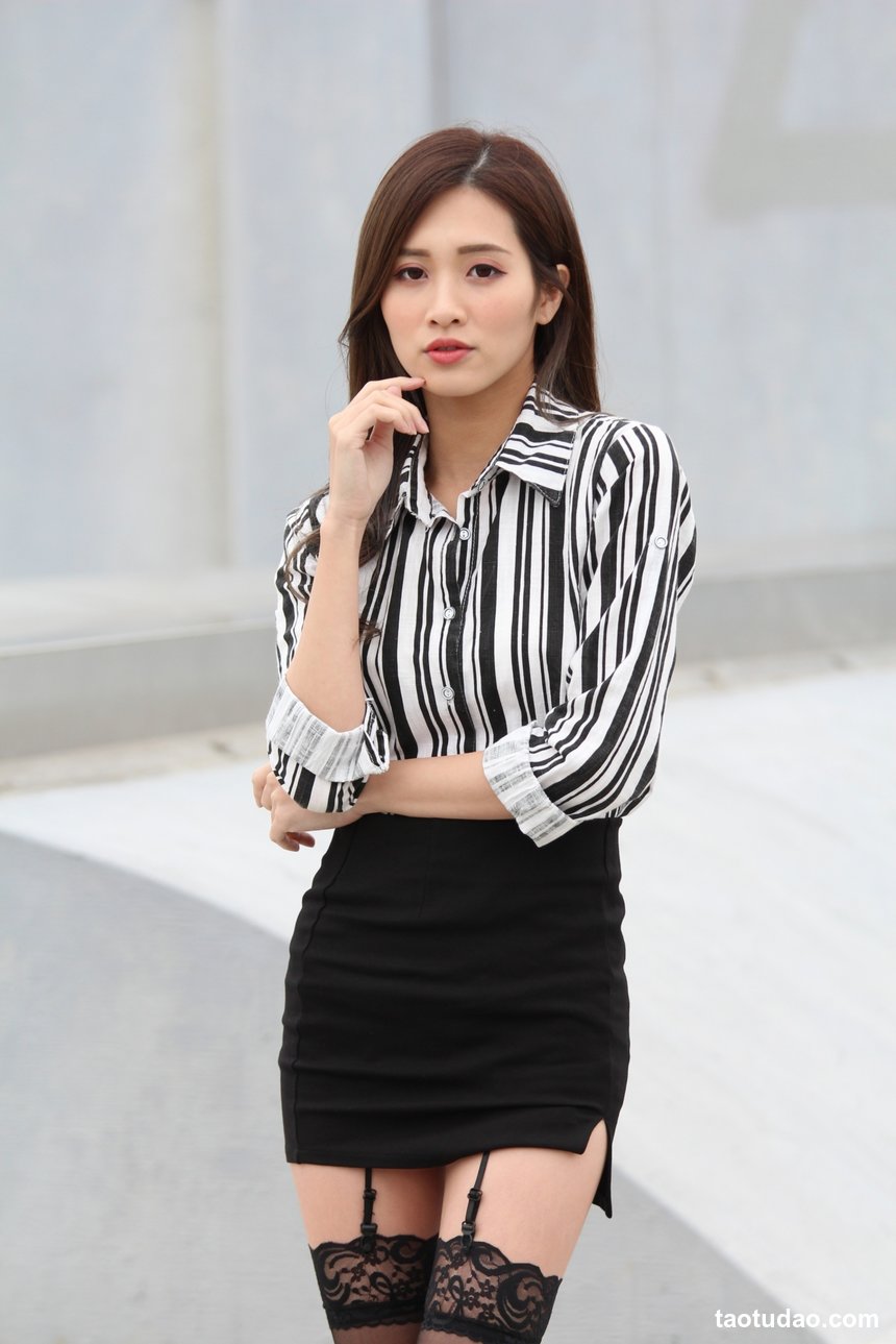 街拍丝足 NO.174 美元 高衩长旗袍白高跟美腿 [165P+188M]