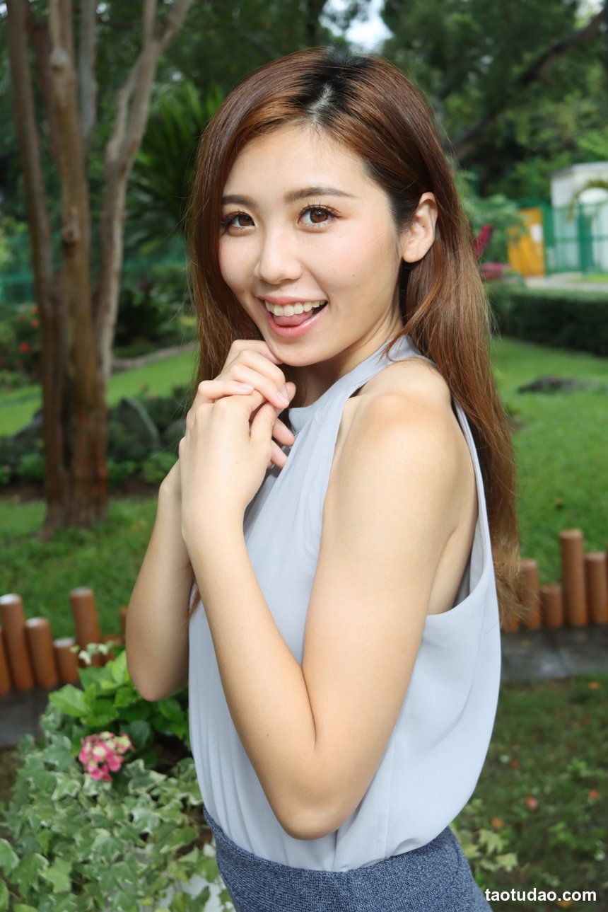 街拍丝足 NO.182 名婷 高衩吊带长裙丝袜高跟美腿 [34P+126M]