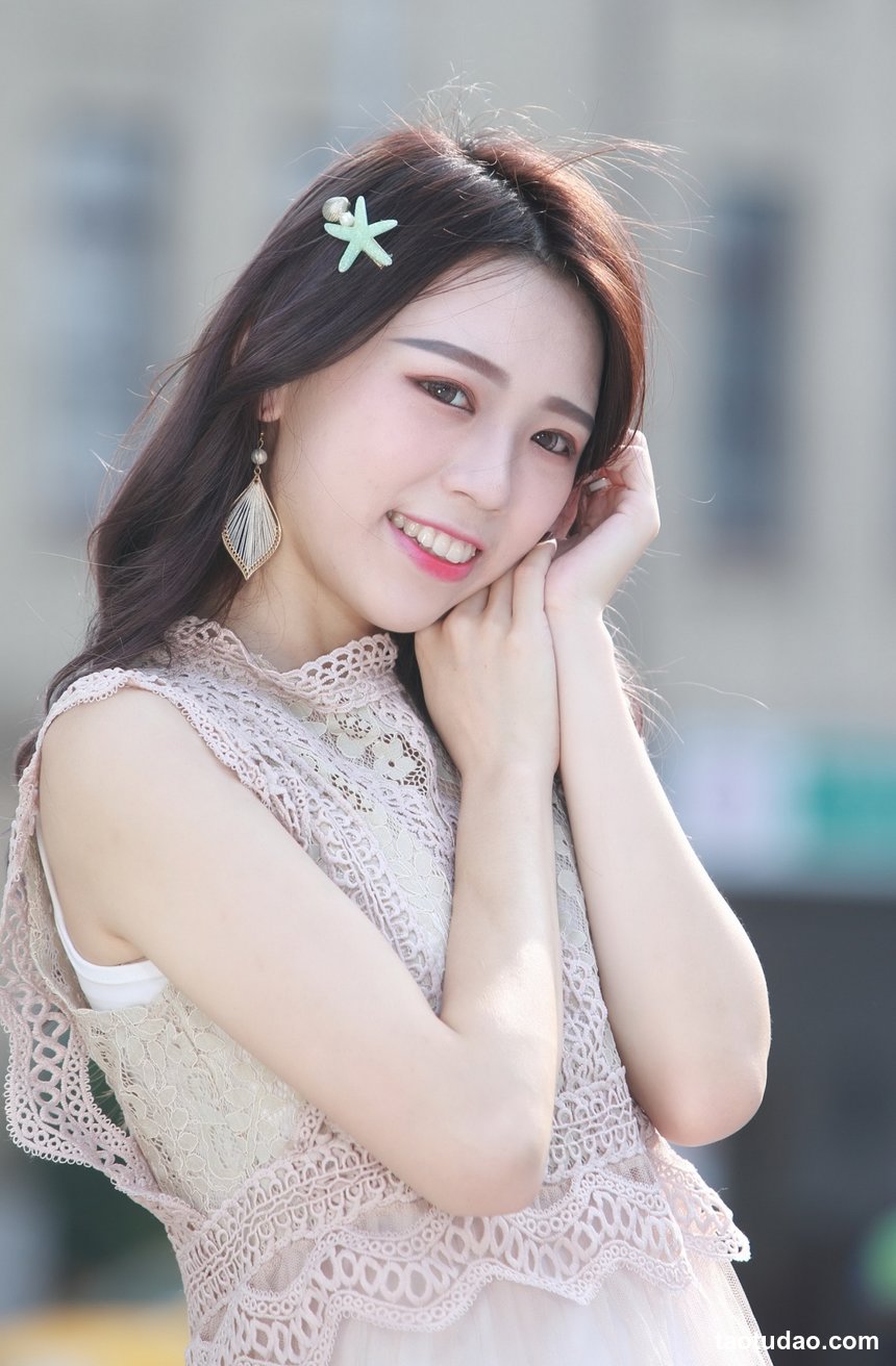 街拍丝足 NO.186 金允乔 露肚牛仔短裤凉高美腿 [47P+122M]