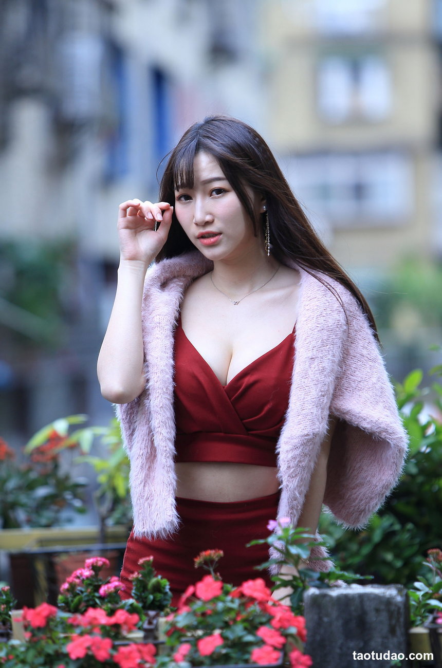 街拍丝足 NO.189 繆婉瑜 碎花短旗袍高跟美腿[68P+226M]