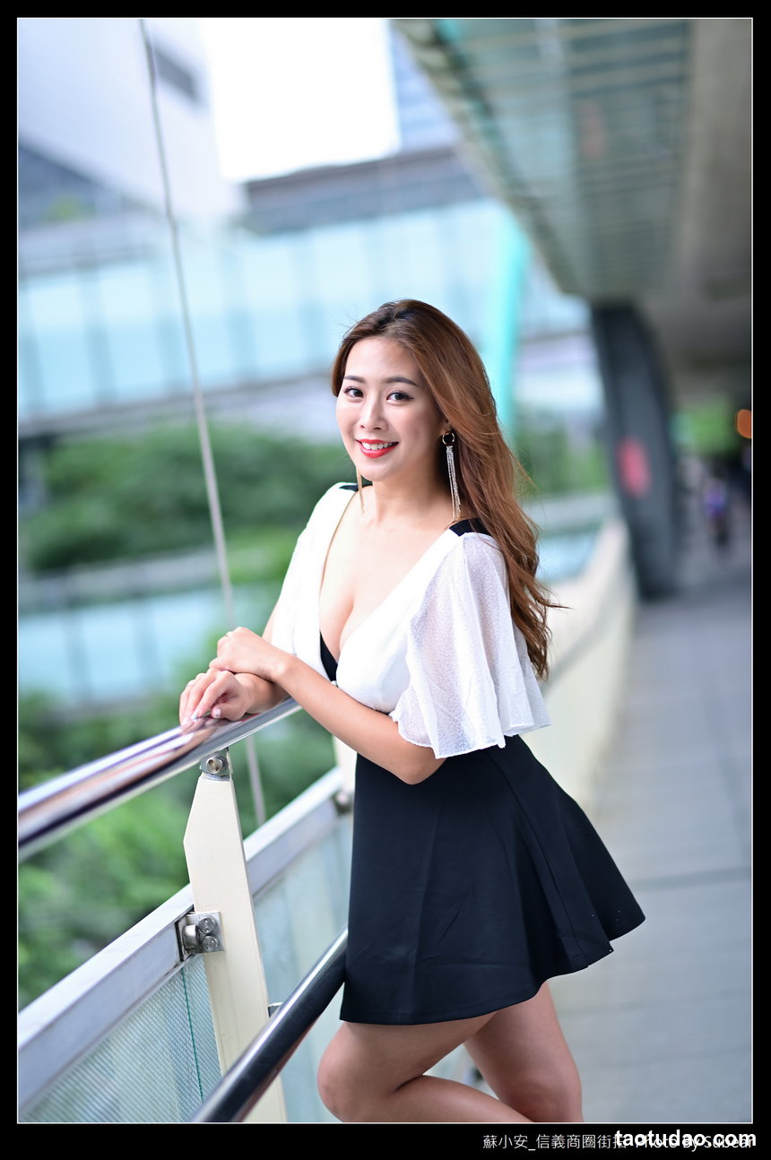 街拍丝足 NO.190 小紫 短裙高跟美腿 [55P+183M]