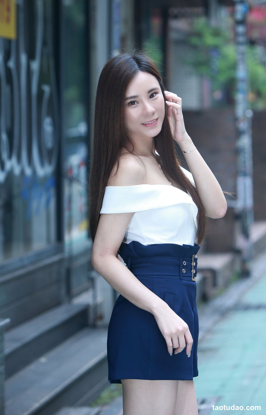 街拍丝足 NO.191 陈濛欣 短旗袍高跟美腿 [100P+302M]