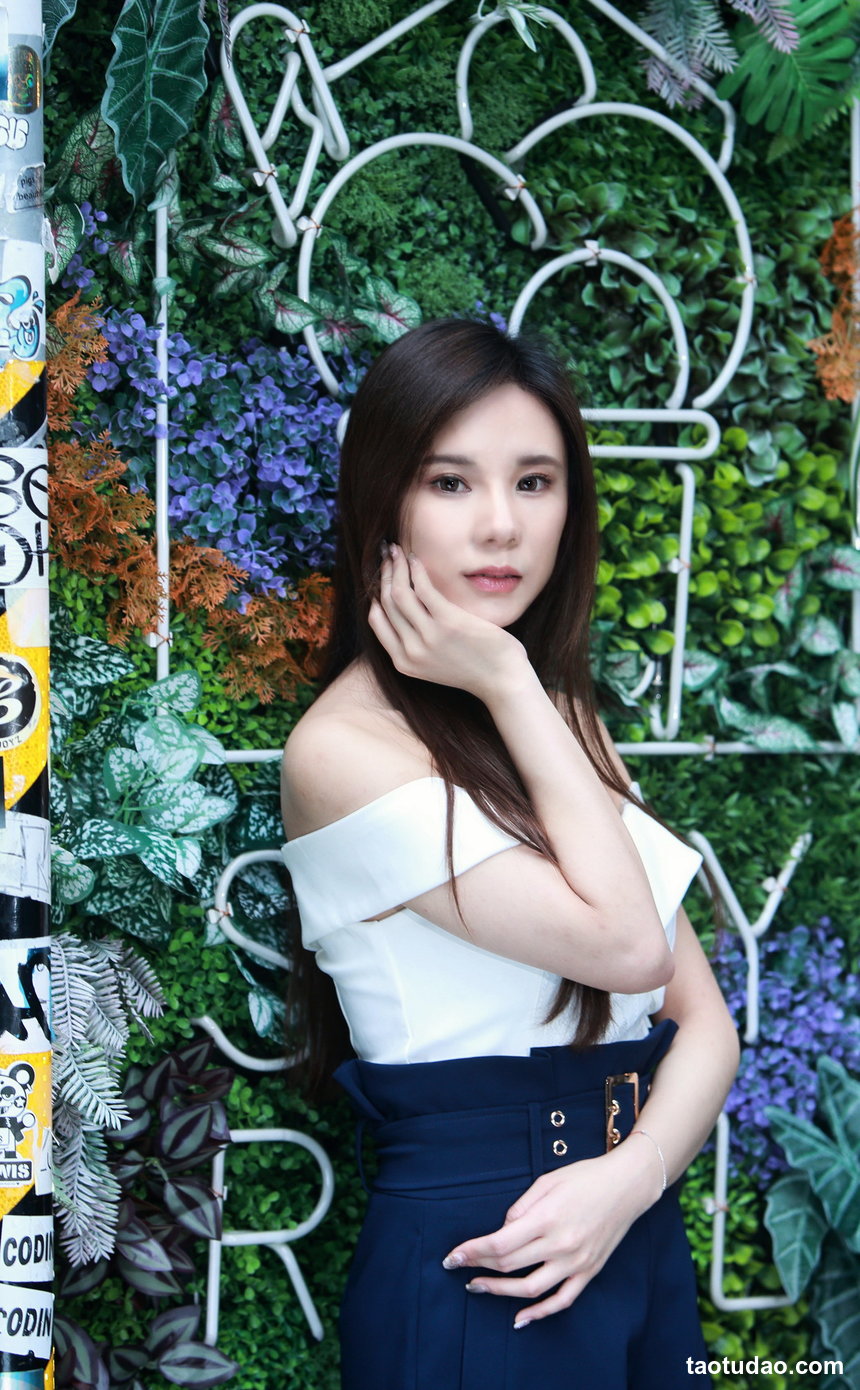 街拍丝足 NO.191 陈濛欣 短旗袍高跟美腿 [100P+302M]