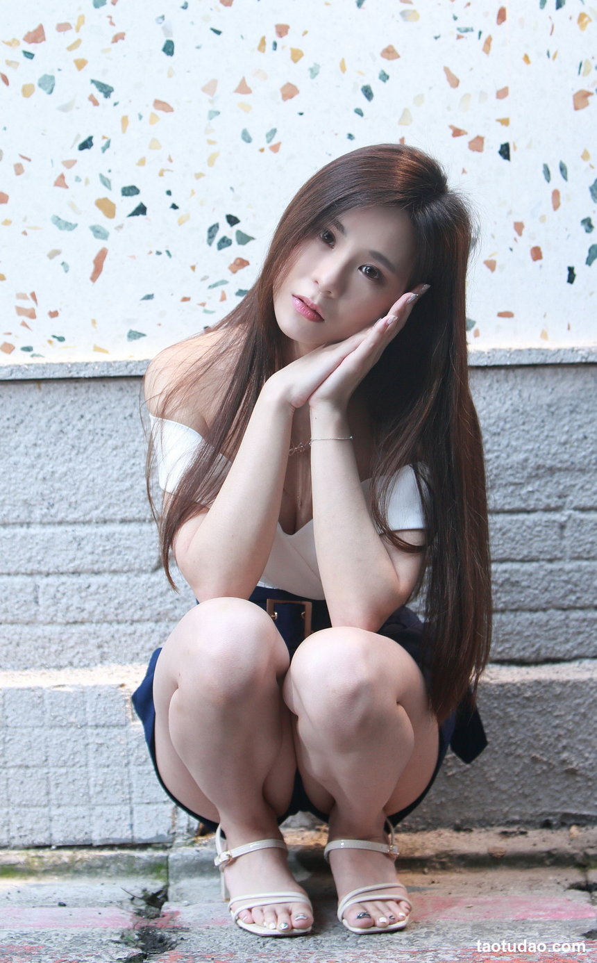 街拍丝足 NO.191 陈濛欣 短旗袍高跟美腿 [100P+302M]